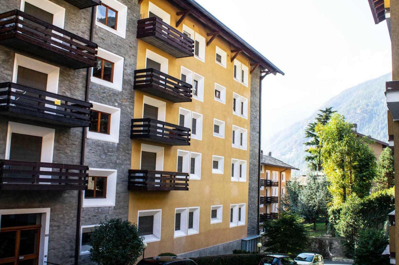 Trilocale In Centro A Chiesa Valmalenco Appartement Chiesa in Valmalenco Buitenkant foto
